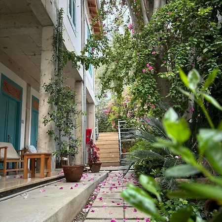 Eagle Eye מלון *