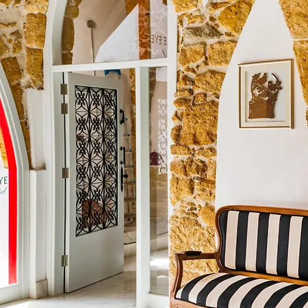 Eagle Eye מלון *