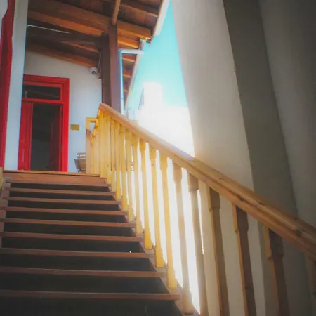 Eagle Eye מלון *