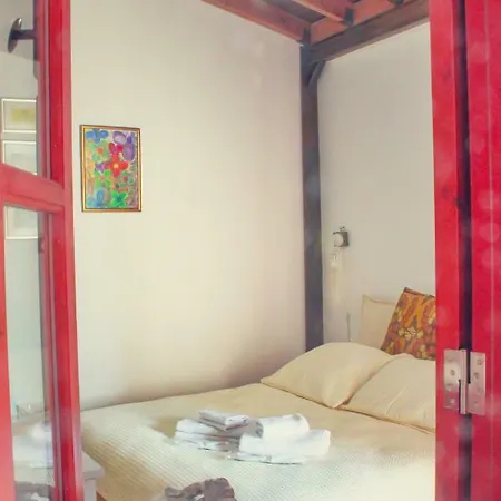 Eagle Eye Hotel *