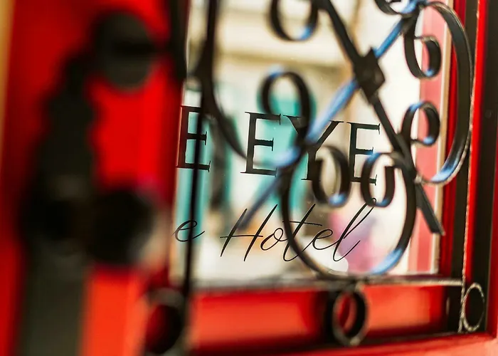 Eagle Eye Отель *